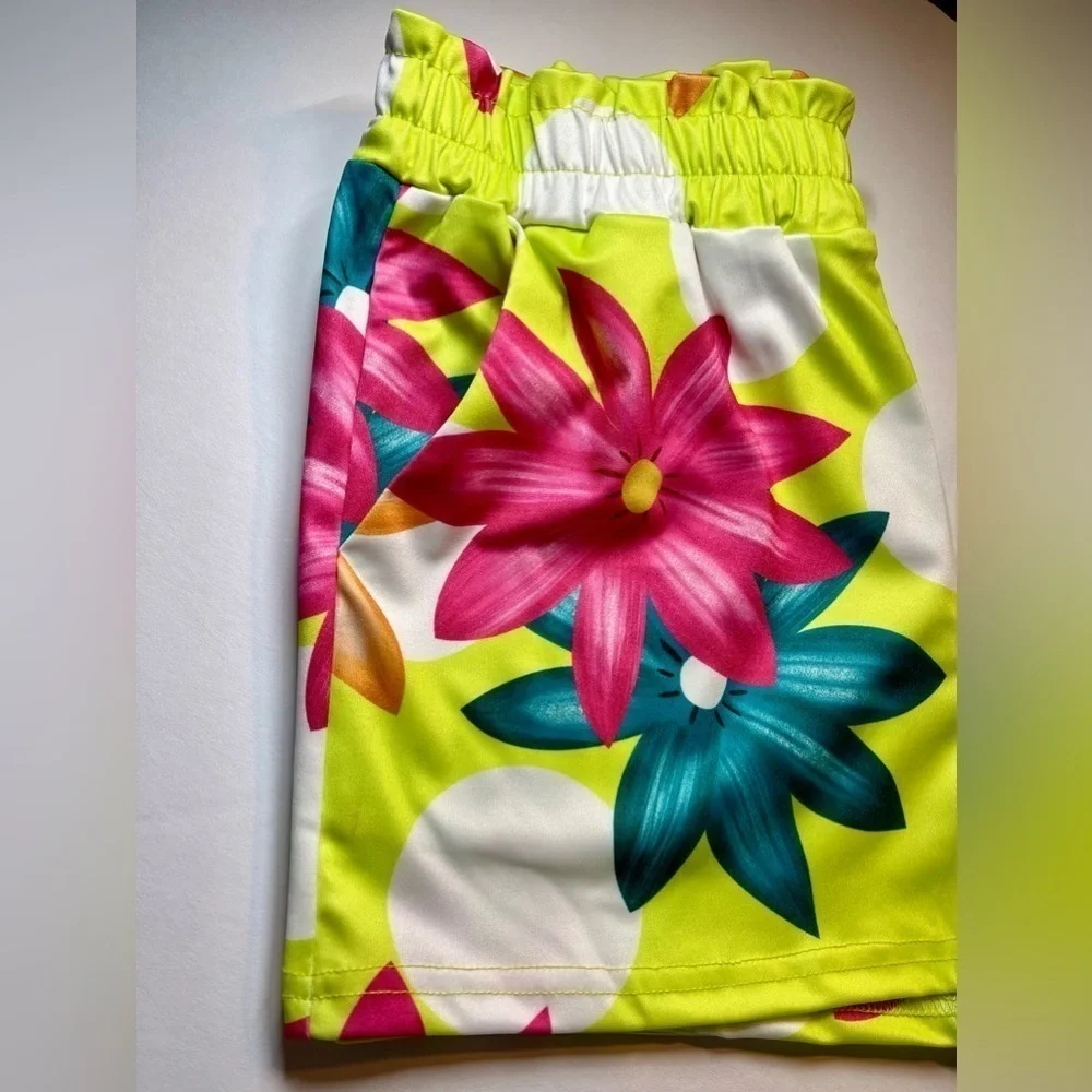 Vibrant Tropical Print Matching Shorts Shirt and Bikini Swimsuit Coverup. - Picture 9 of 14